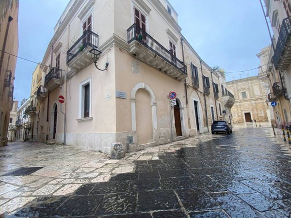 casa indipendente in vendita a Brindisi in zona Centro Città