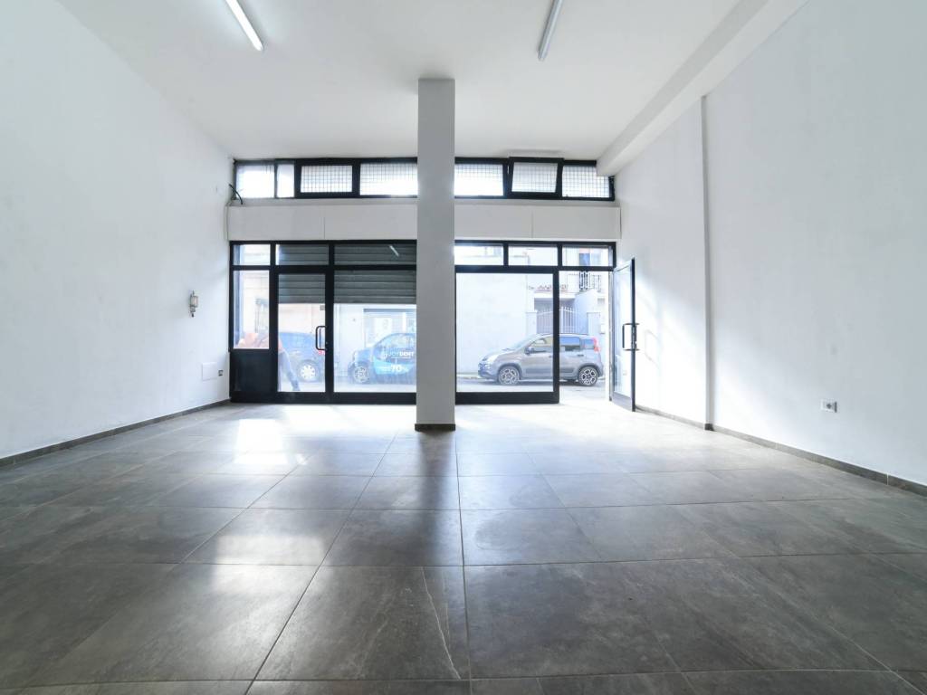 negozio in vendita a Brindisi in zona Sant'Angelo