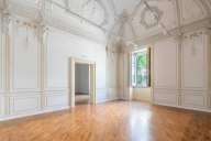 locale commerciale in vendita a Brindisi in zona Centro Città