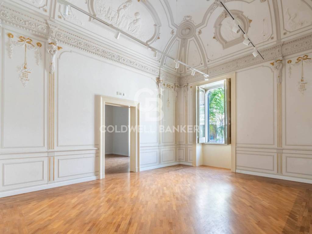 locale commerciale in vendita a Brindisi in zona Centro Città