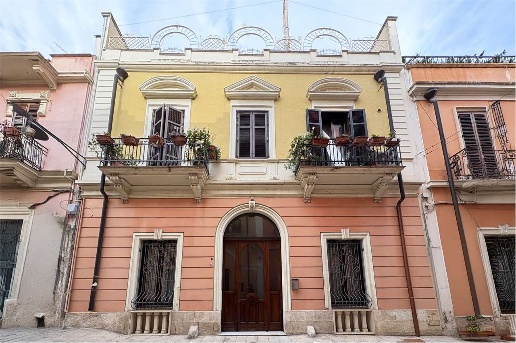 casa indipendente in vendita a Brindisi in zona Centro Città
