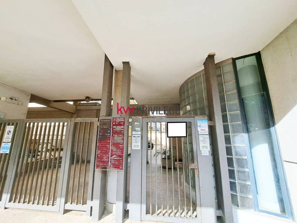 ufficio in vendita a Brindisi in zona Cappuccini