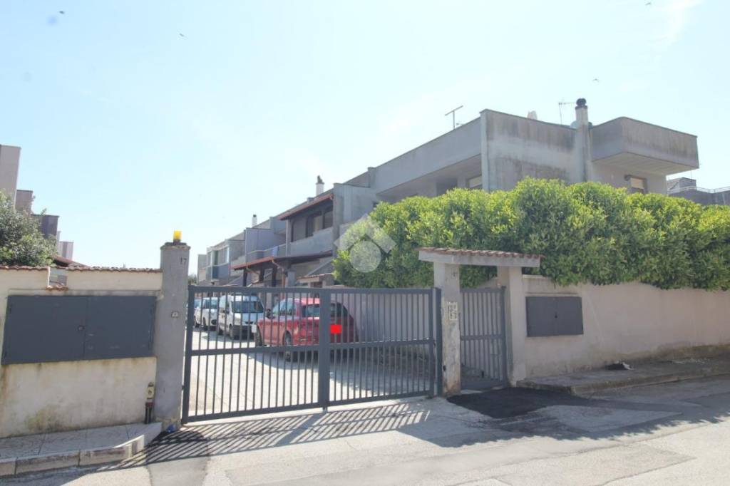 casa indipendente in vendita a Brindisi in zona Tuturano
