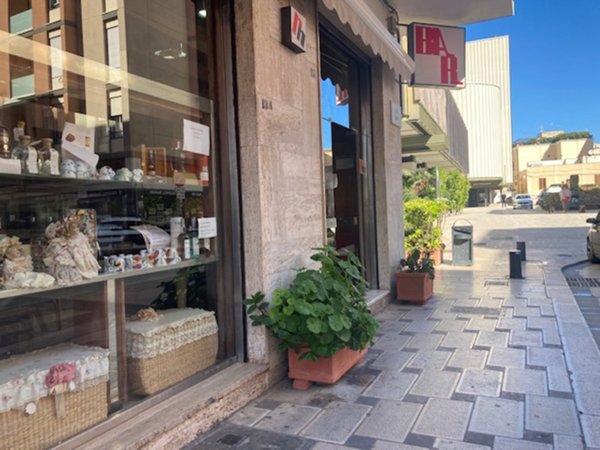 negozio in vendita a Brindisi in zona Centro Città