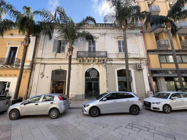 intera palazzina in vendita a Brindisi in zona Cappuccini