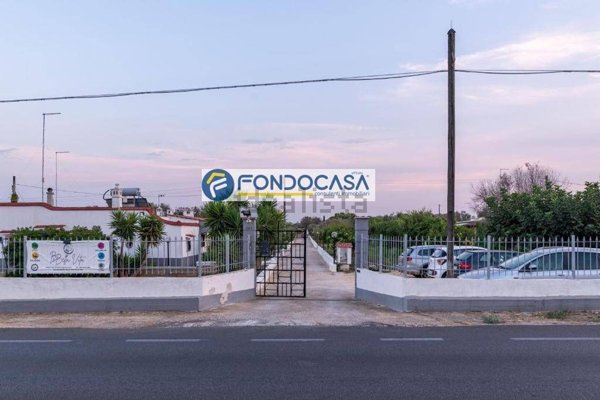 casa indipendente in vendita a Brindisi in zona Centro Città