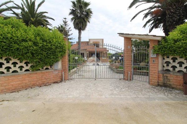 casa indipendente in vendita a Brindisi in zona Tuturano
