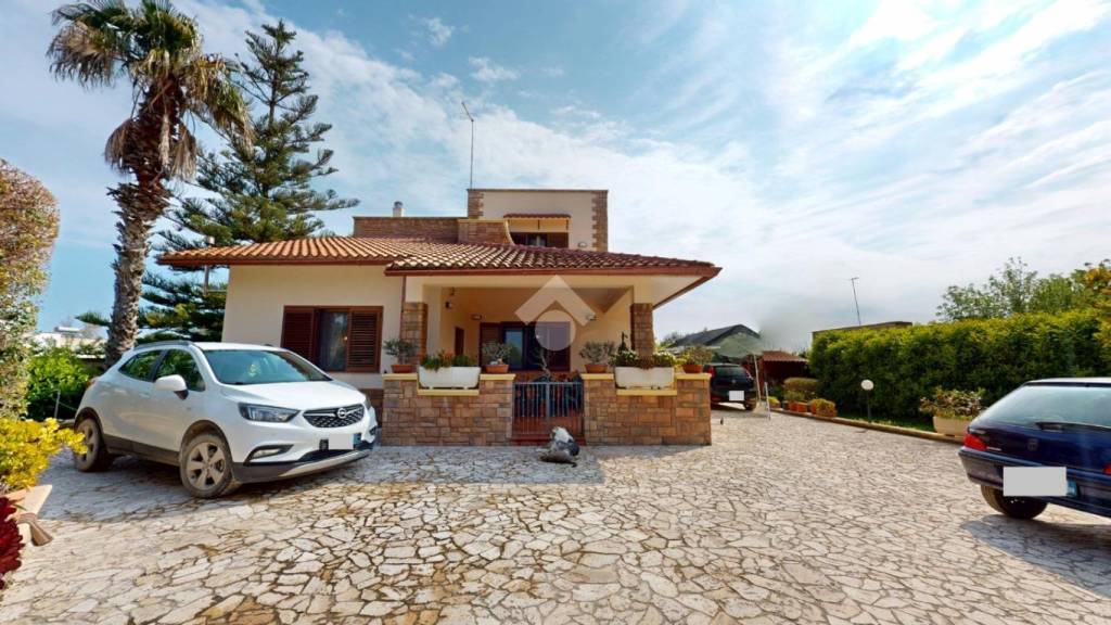 casa indipendente in vendita a Brindisi in zona Tuturano