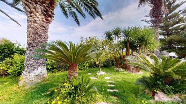 casa indipendente in vendita a Brindisi in zona Tuturano