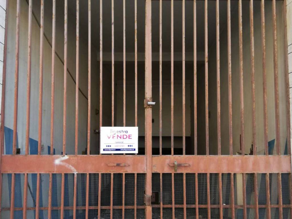 locale commerciale in vendita a Brindisi in zona Cappuccini