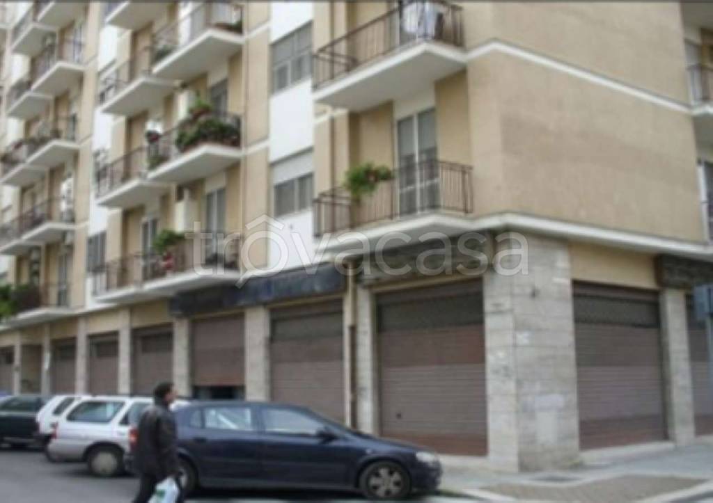 negozio in vendita a Brindisi in zona Commenda