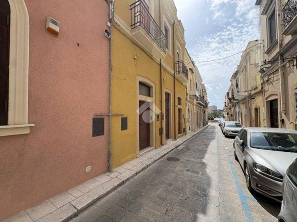 casa indipendente in vendita a Brindisi in zona Centro Città