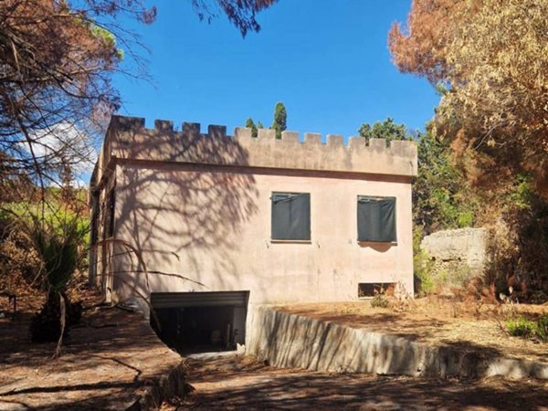 casa indipendente in vendita a Brindisi in zona Paradiso