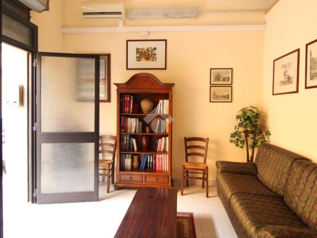 ufficio in vendita a Brindisi in zona Commenda