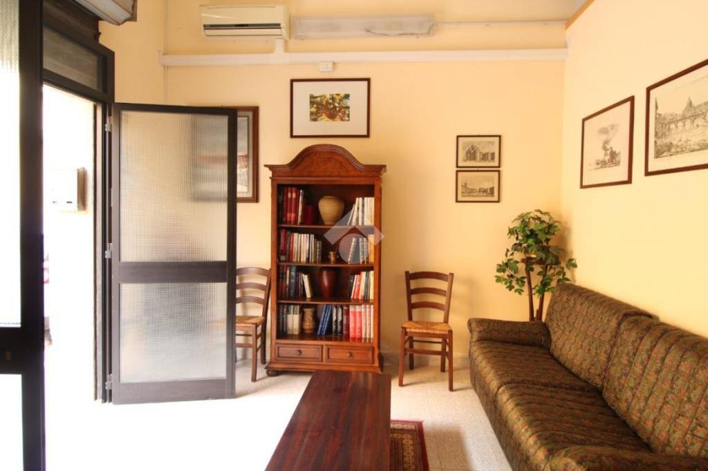 ufficio in vendita a Brindisi in zona Commenda