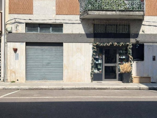 negozio in vendita a Brindisi in zona Commenda