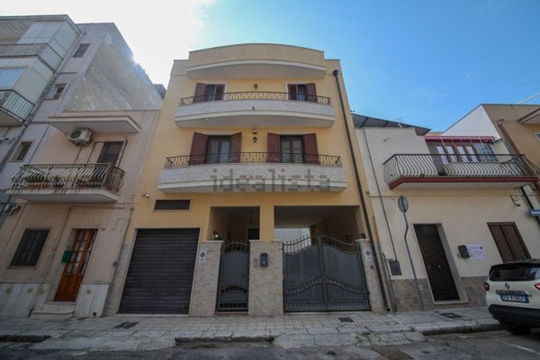 casa indipendente in vendita a Brindisi in zona Commenda