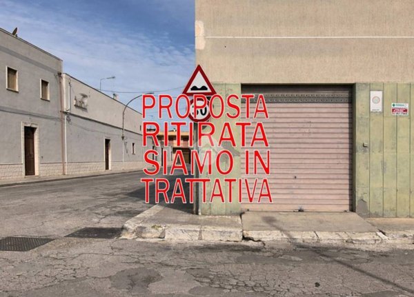 negozio in vendita a Brindisi in zona Commenda