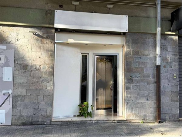 locale commerciale in vendita a Brindisi