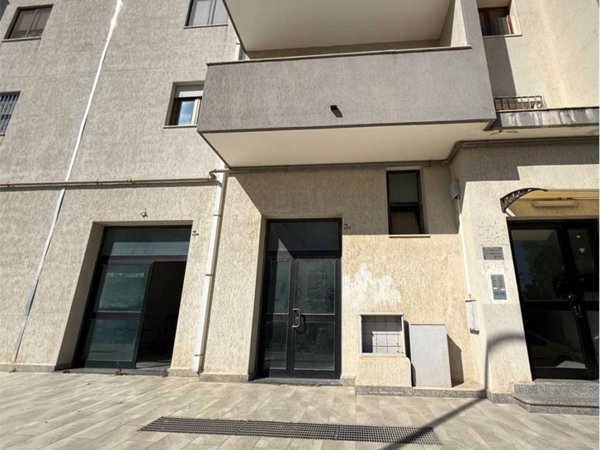 locale commerciale in vendita a Brindisi in zona Sant'Angelo