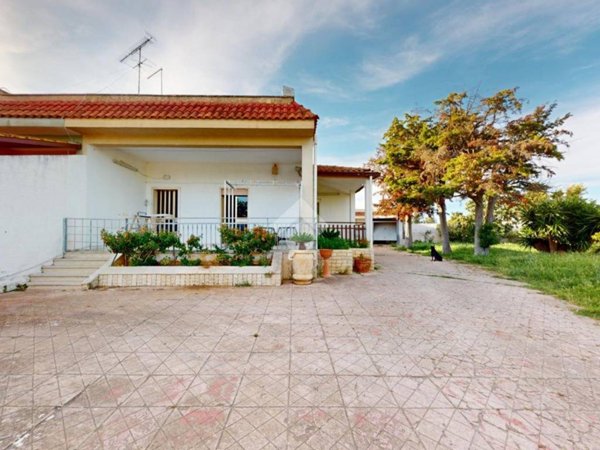 casa indipendente in vendita a Brindisi in zona Commenda