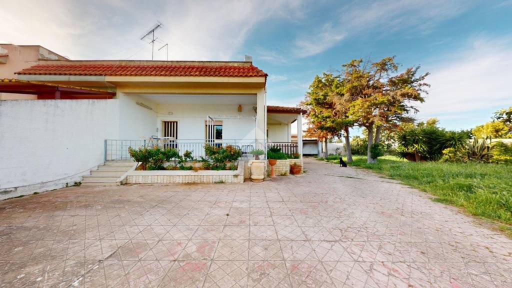 casa indipendente in vendita a Brindisi in zona Commenda