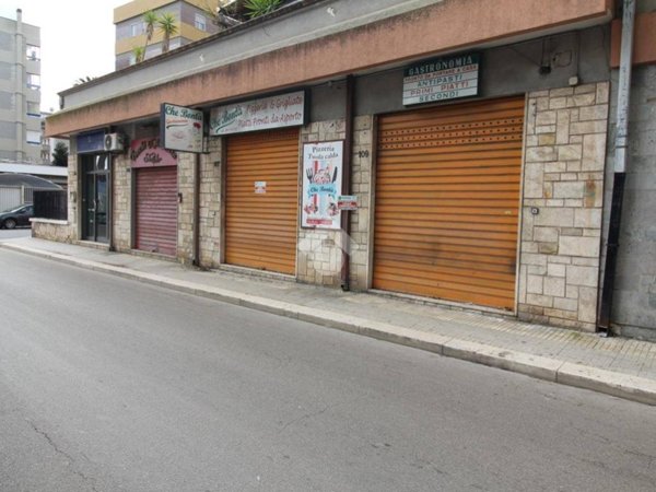 negozio in vendita a Brindisi in zona Bozzano