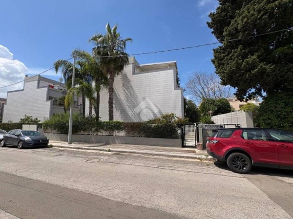 casa indipendente in vendita a Brindisi in zona Centro Città