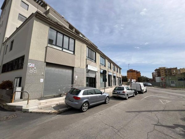negozio in vendita a Brindisi in zona Cappuccini