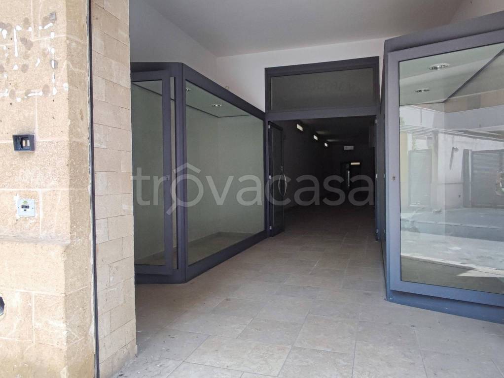 negozio in vendita a Brindisi in zona Cappuccini