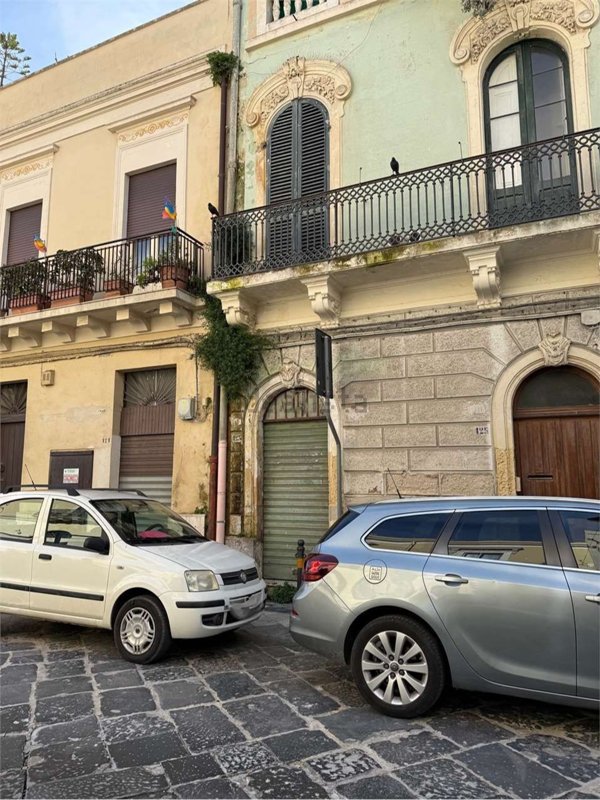 casa indipendente in vendita a Brindisi in zona Centro Città
