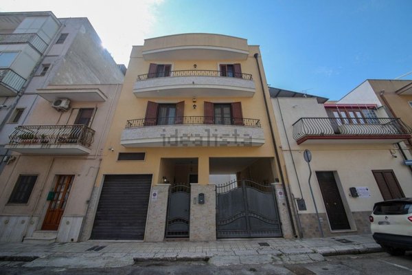 casa indipendente in vendita a Brindisi in zona Commenda