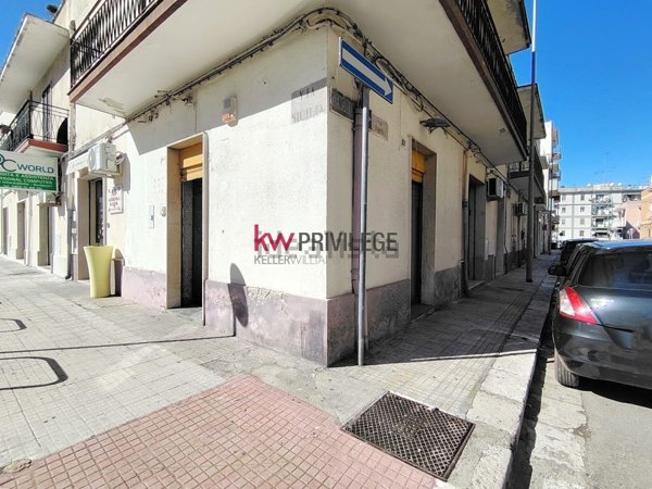 locale commerciale in vendita a Brindisi in zona Commenda