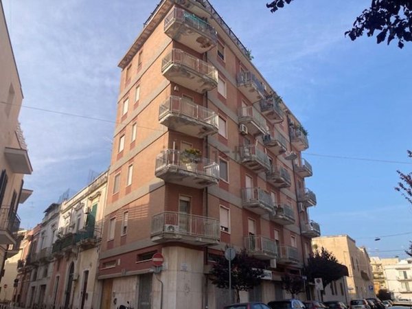 locale commerciale in vendita a Brindisi