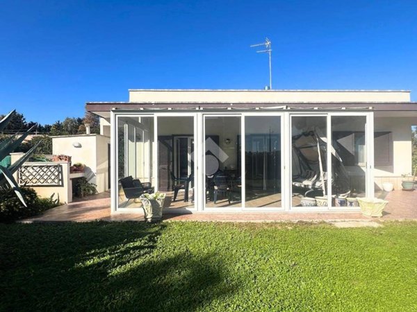 casa indipendente in vendita a Brindisi