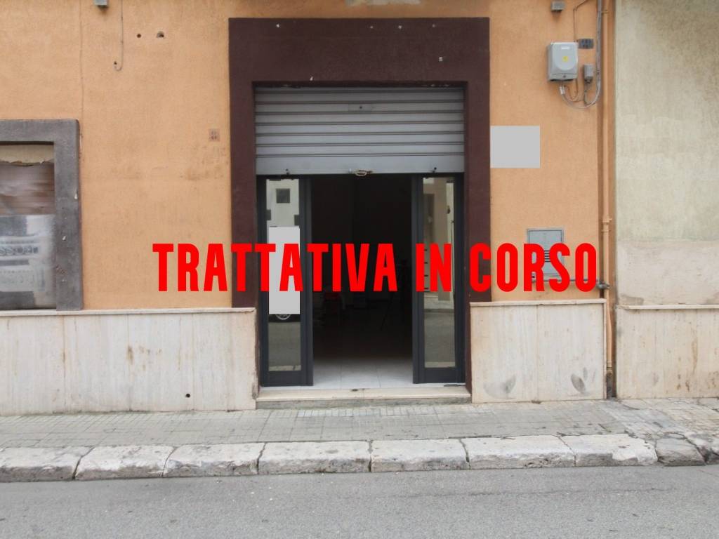 locale commerciale in vendita a Brindisi in zona Cappuccini