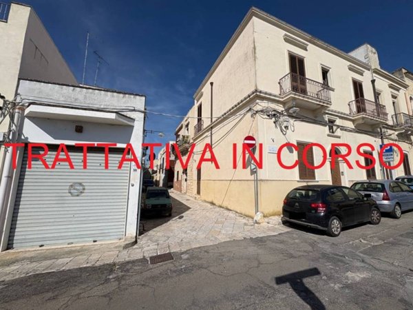 casa indipendente in vendita a Brindisi in zona Centro Città