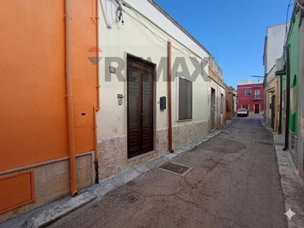 casa indipendente in vendita a Brindisi in zona Tuturano