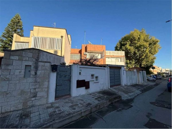 casa indipendente in vendita a Brindisi