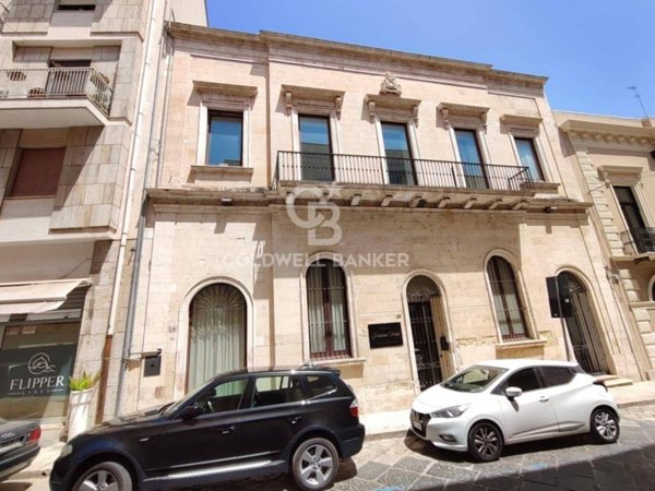 intera palazzina in vendita a Brindisi in zona Centro Città