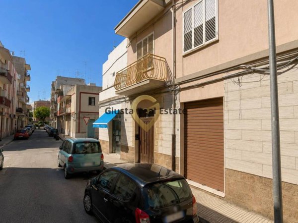casa indipendente in vendita a Brindisi in zona Commenda