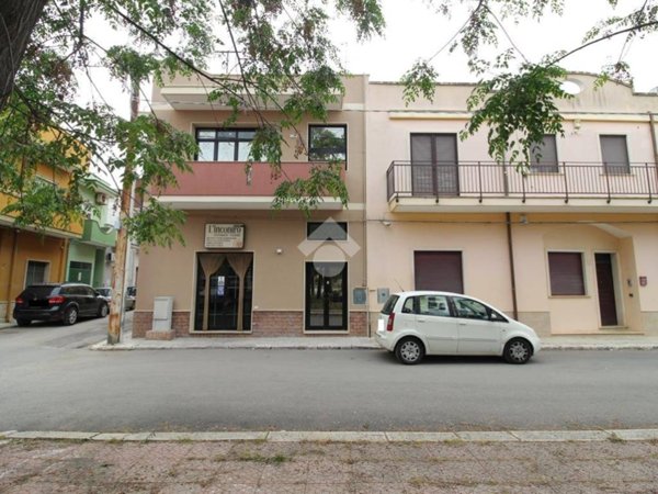 negozio in vendita a Brindisi in zona Centro Città