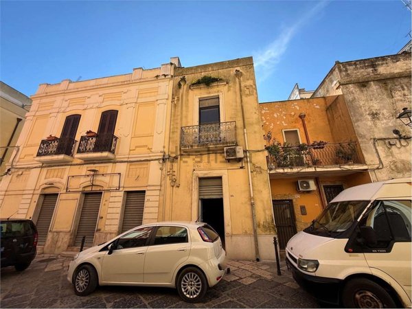 casa indipendente in vendita a Brindisi in zona Centro Città
