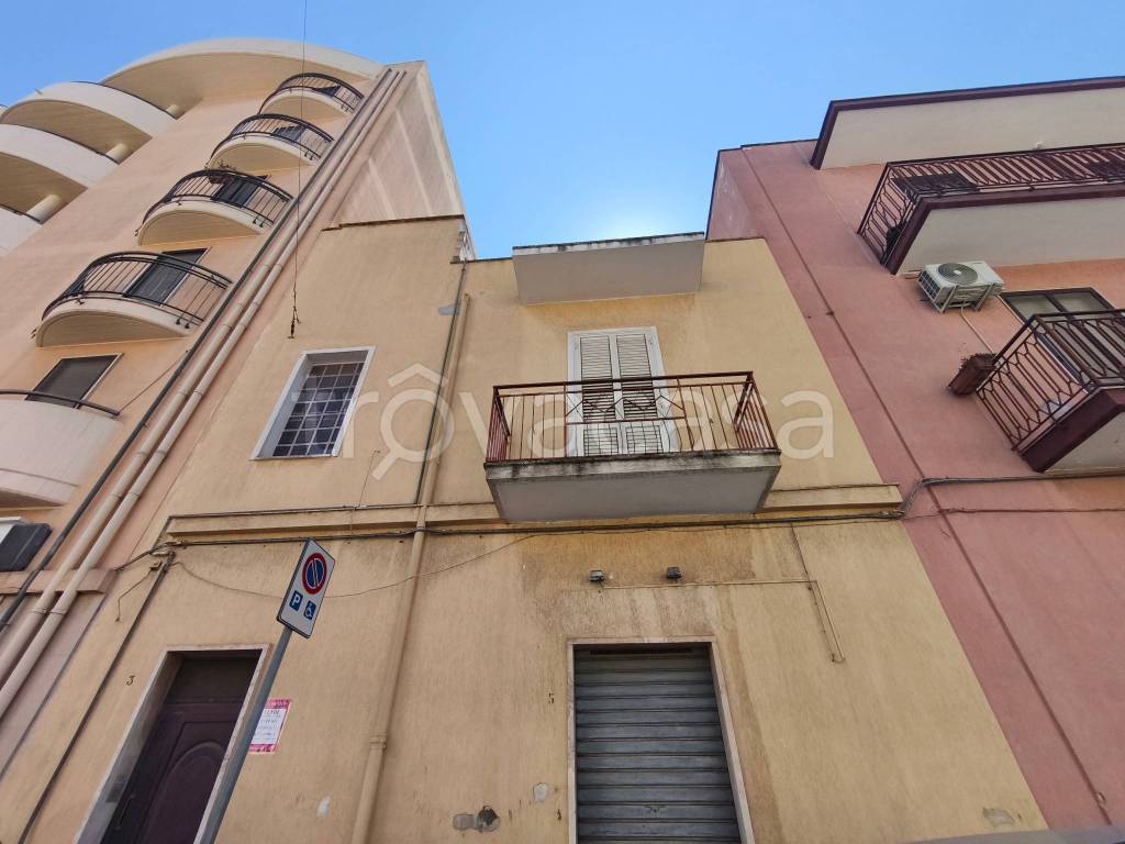 casa indipendente in vendita a Brindisi in zona Commenda