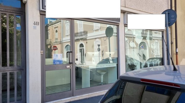 locale commerciale in vendita a Brindisi in zona Centro Città
