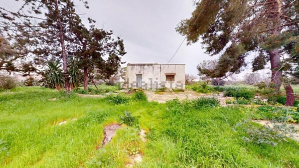 casa indipendente in vendita a Brindisi in zona Paradiso