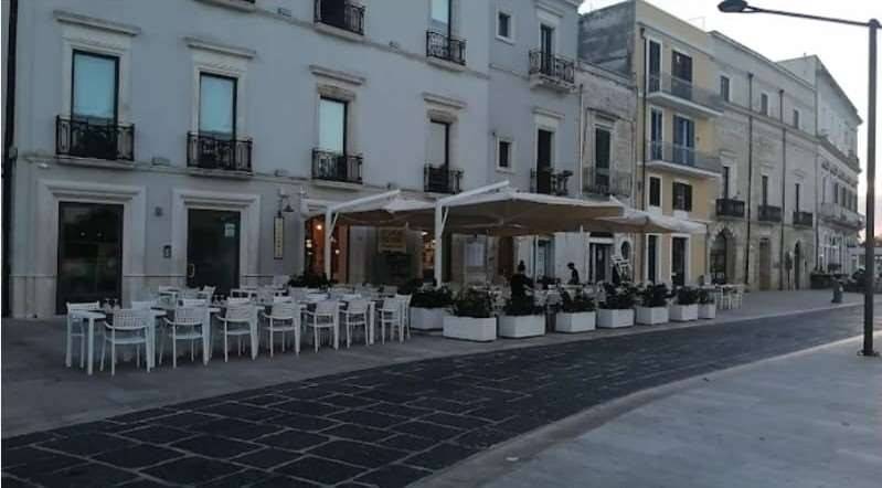 negozio in vendita a Brindisi in zona Centro Città