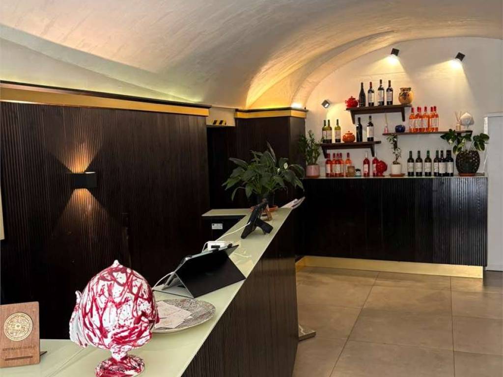 negozio in vendita a Brindisi in zona Centro Città