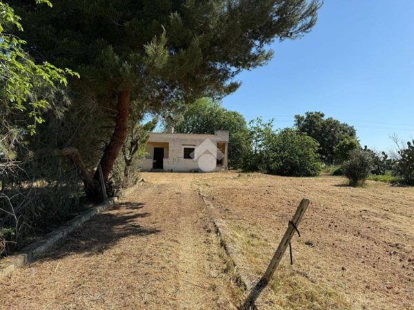 casa indipendente in vendita a Brindisi in zona Minnuta