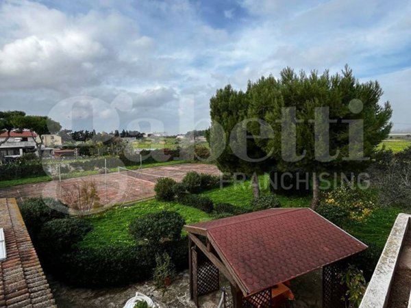casa indipendente in vendita a Brindisi in zona Paradiso
